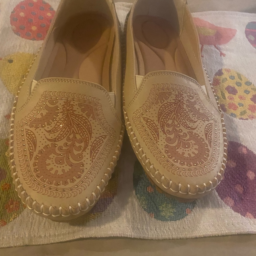 Elegant Tan Loafers for Women